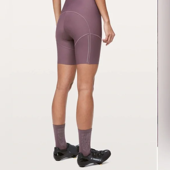 NWT! lululemon City to Summit Light Cycling Short - Picture 3 of 10